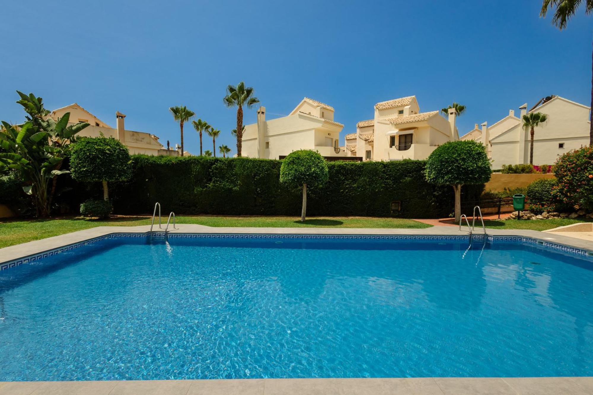 Beautiful Townhouse Walking Distance To The Beach In Costabella, Marbella Bagian luar foto
