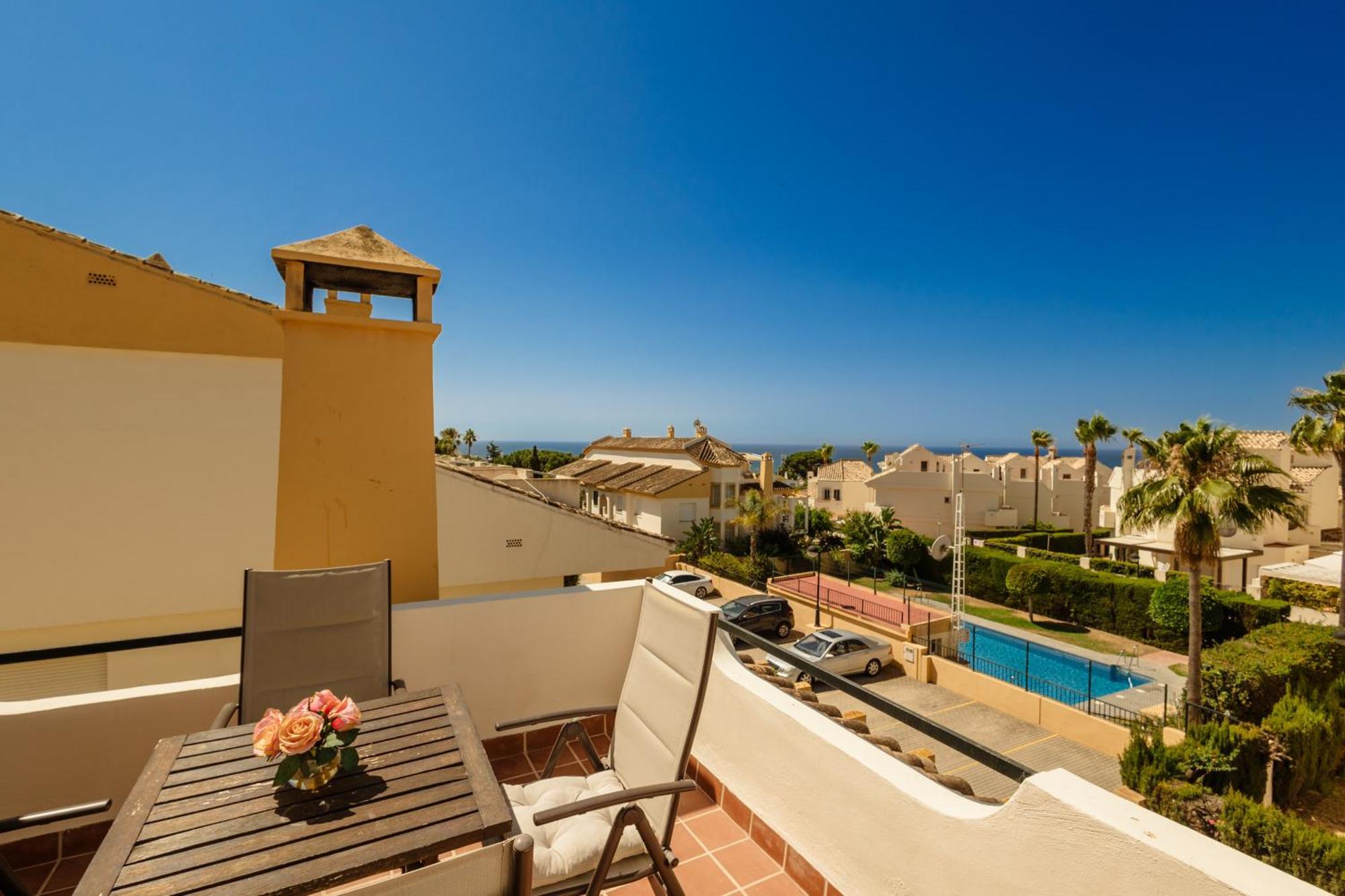 Beautiful Townhouse Walking Distance To The Beach In Costabella, Marbella Bagian luar foto