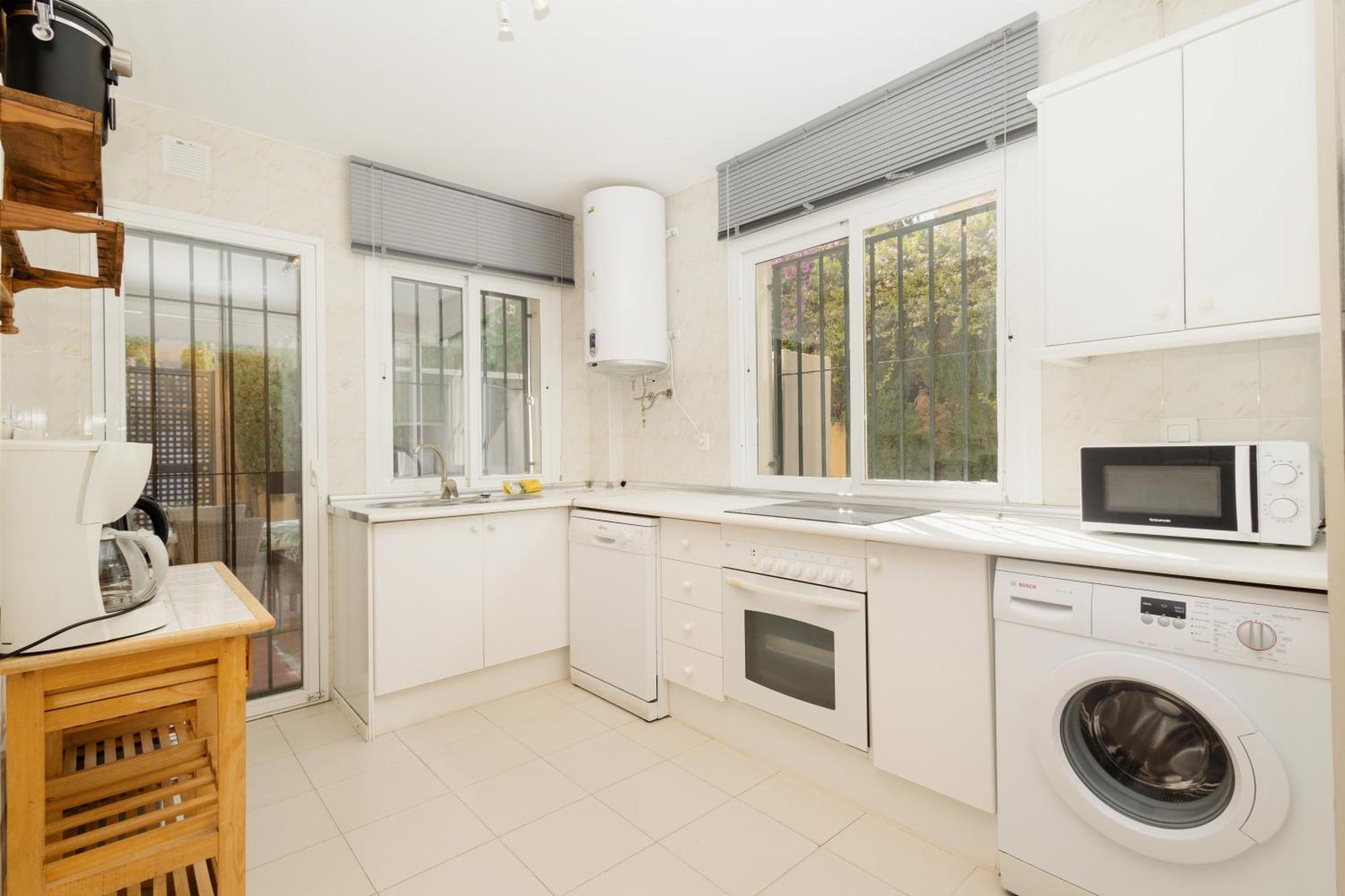 Beautiful Townhouse Walking Distance To The Beach In Costabella, Marbella Bagian luar foto