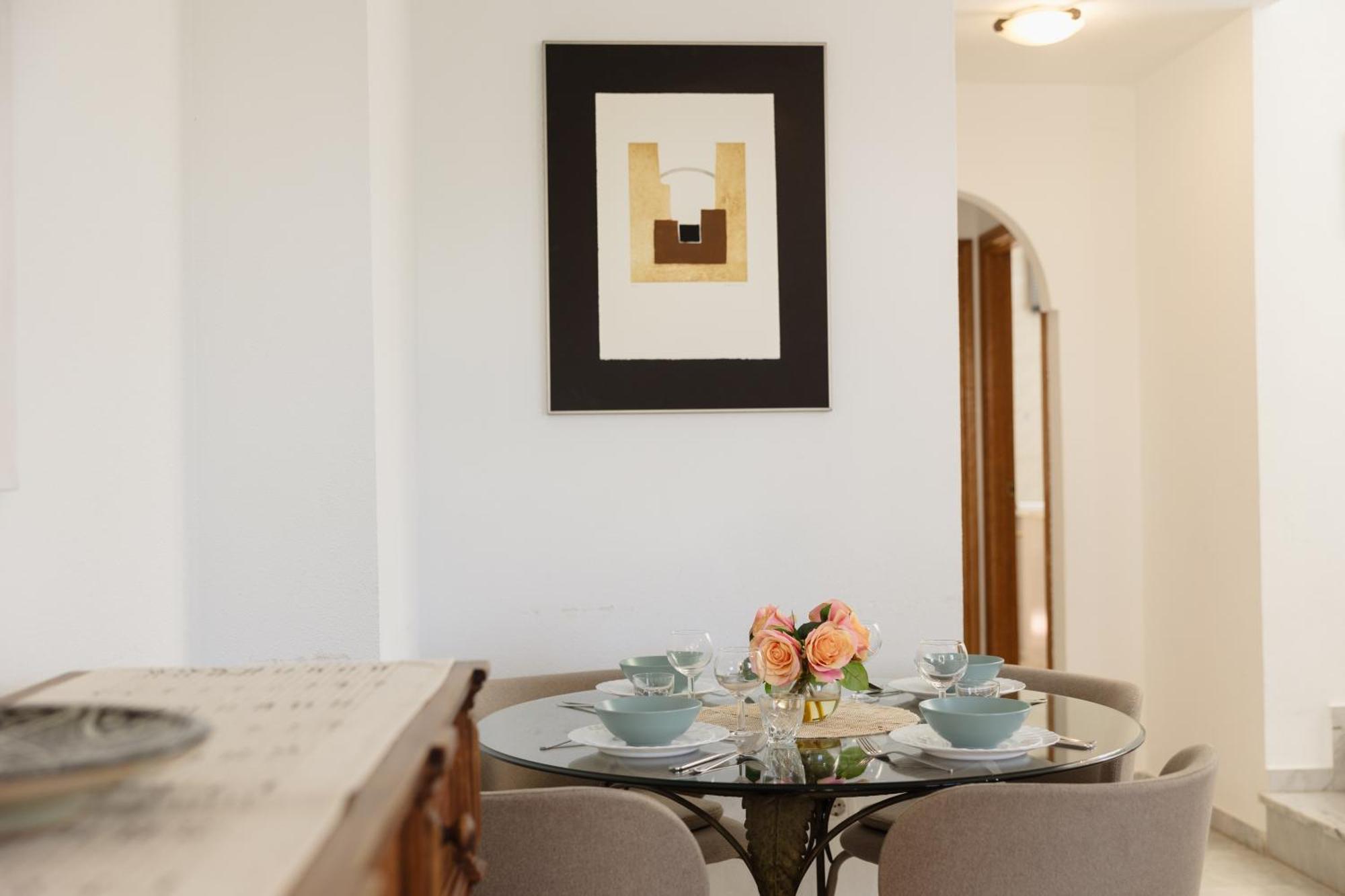 Beautiful Townhouse Walking Distance To The Beach In Costabella, Marbella Bagian luar foto