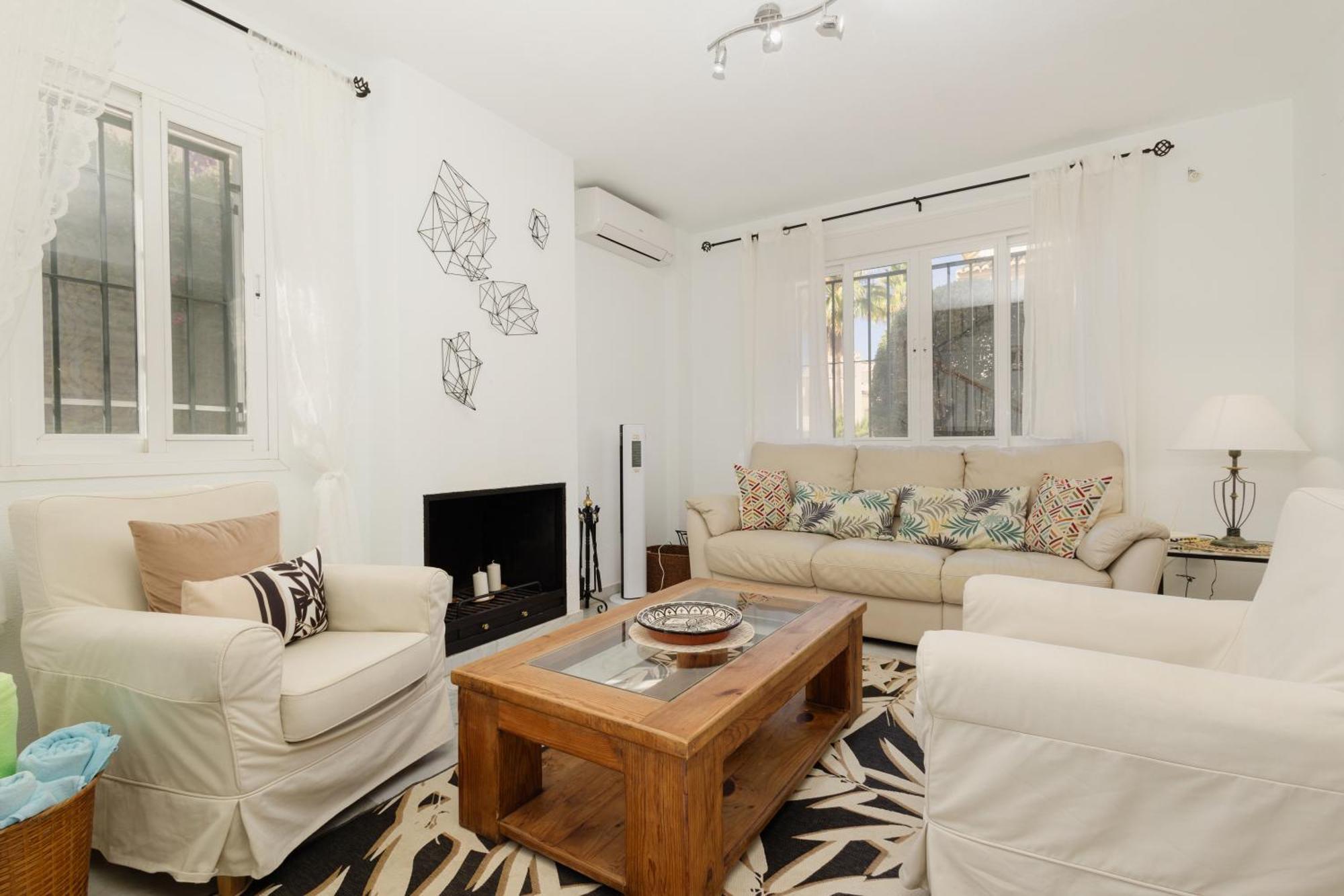 Beautiful Townhouse Walking Distance To The Beach In Costabella, Marbella Bagian luar foto