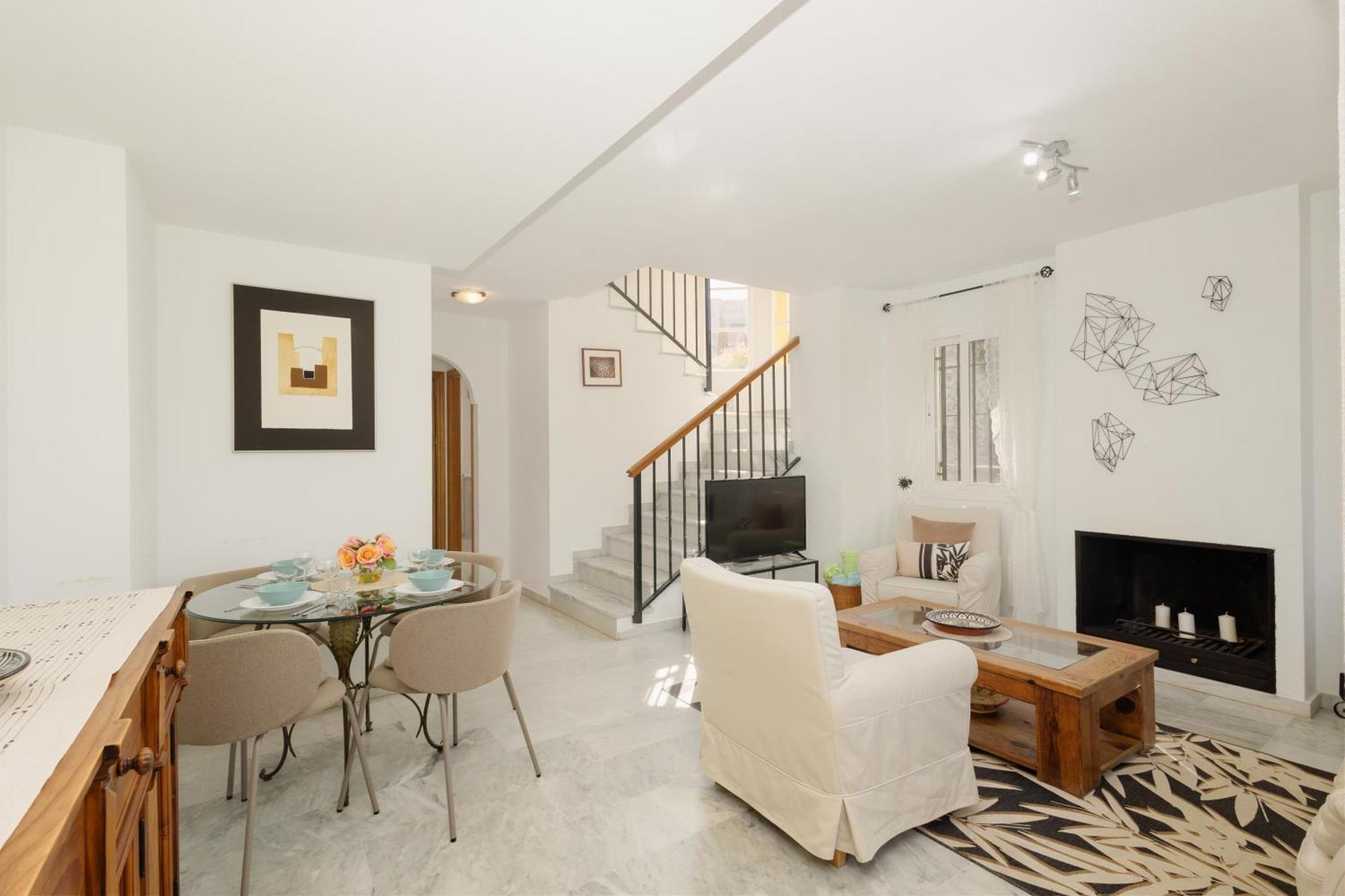 Beautiful Townhouse Walking Distance To The Beach In Costabella, Marbella Bagian luar foto