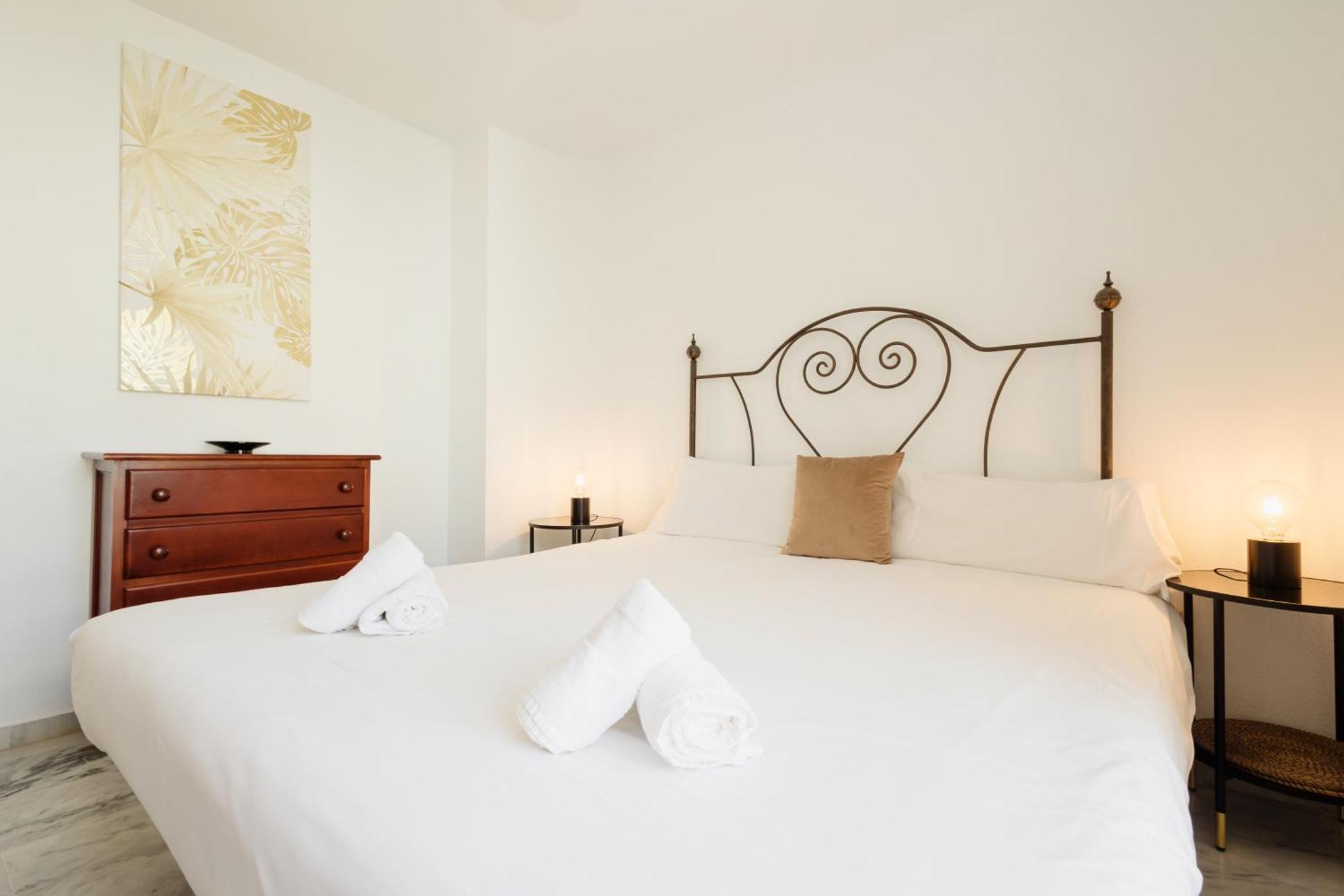 Beautiful Townhouse Walking Distance To The Beach In Costabella, Marbella Bagian luar foto