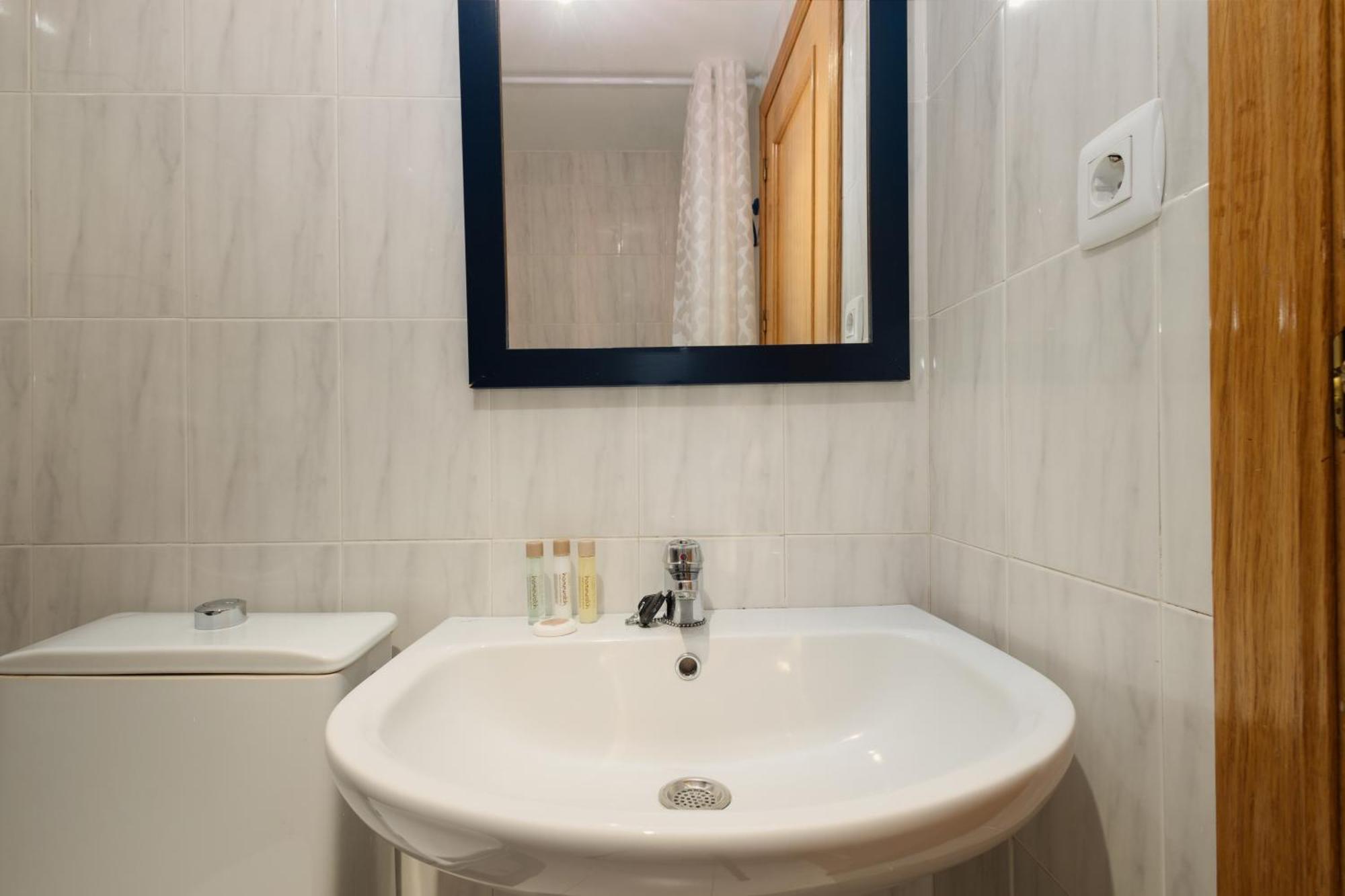 Beautiful Townhouse Walking Distance To The Beach In Costabella, Marbella Bagian luar foto