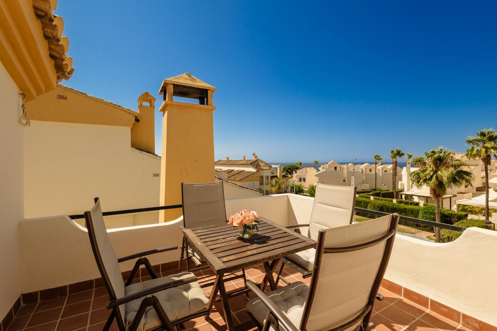 Beautiful Townhouse Walking Distance To The Beach In Costabella, Marbella Bagian luar foto