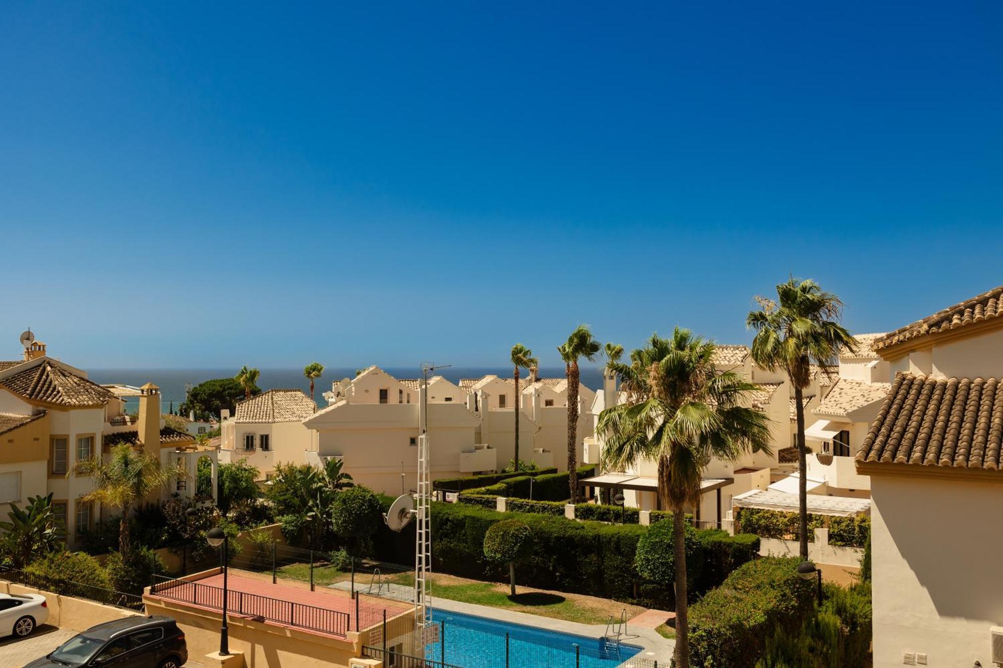 Beautiful Townhouse Walking Distance To The Beach In Costabella, Marbella Bagian luar foto